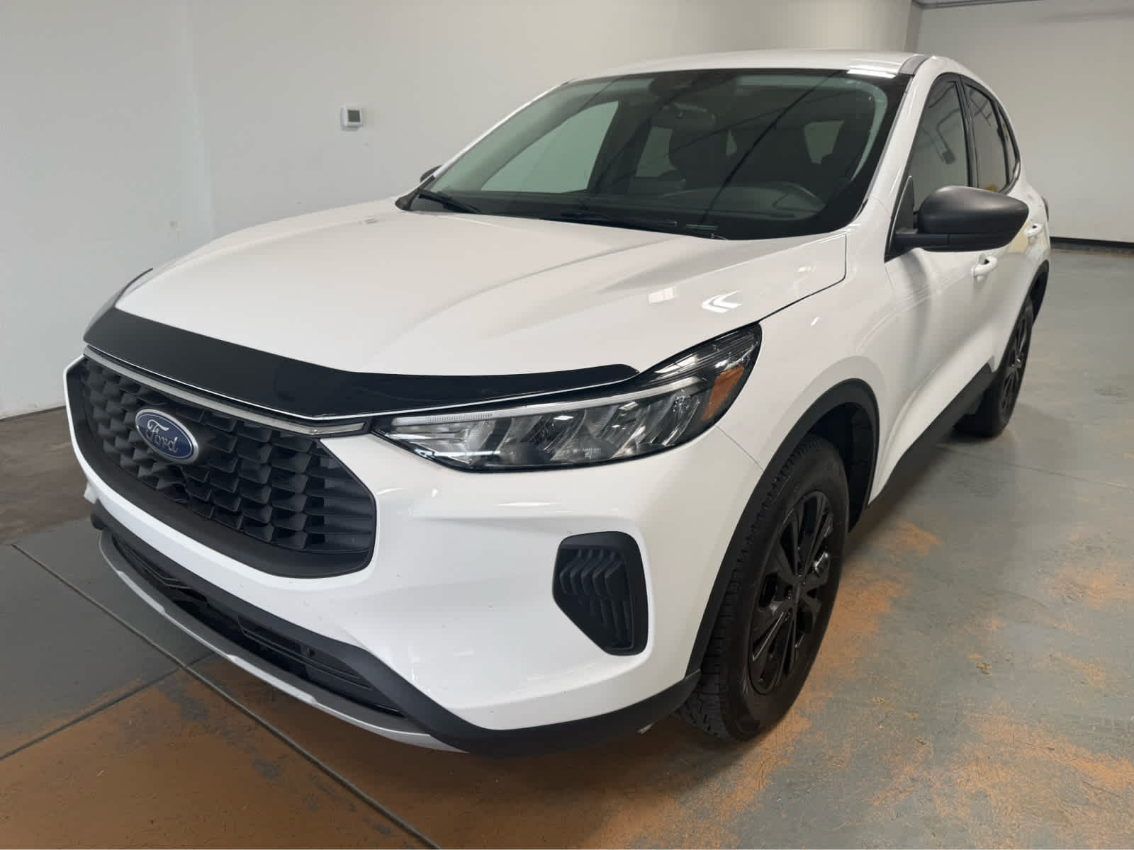 2025 Ford Escape Active in Whi/White — front three-quarter view