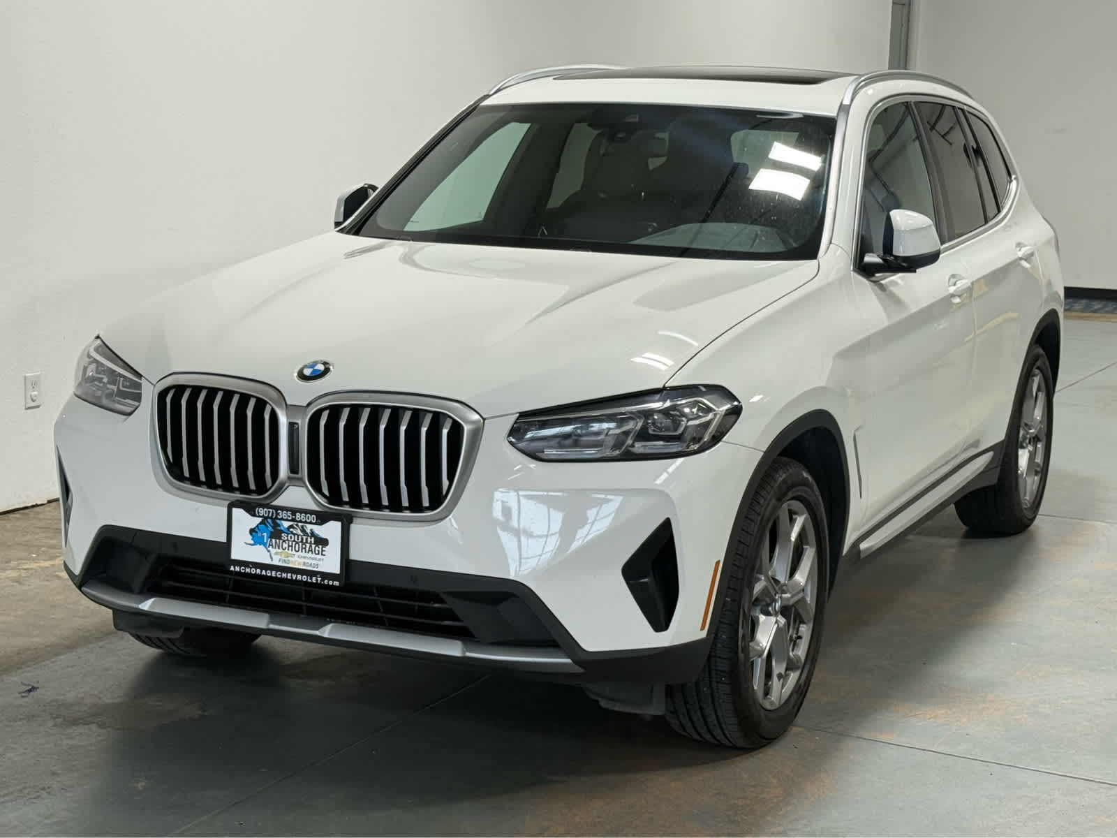 2024 BMW X3 xDrive30i in Whi/White — front three-quarter view